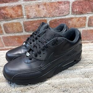 Mens Size 9.5 Nike Air Max 90 Triple Black Leather  302519-001